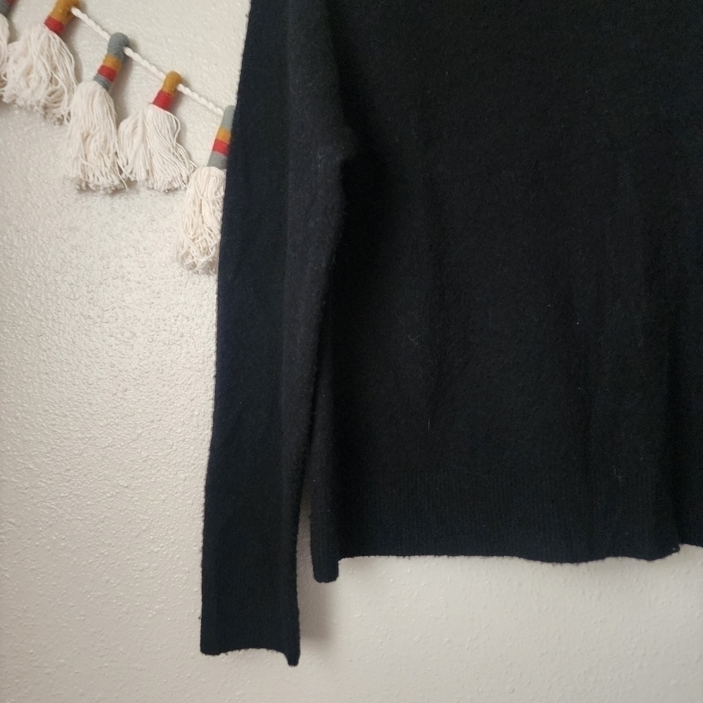 Athleta Black Knit Extra Fine Merino Wool Crewneck Pullover Top Comfort Casual S - Picture 5 of 9